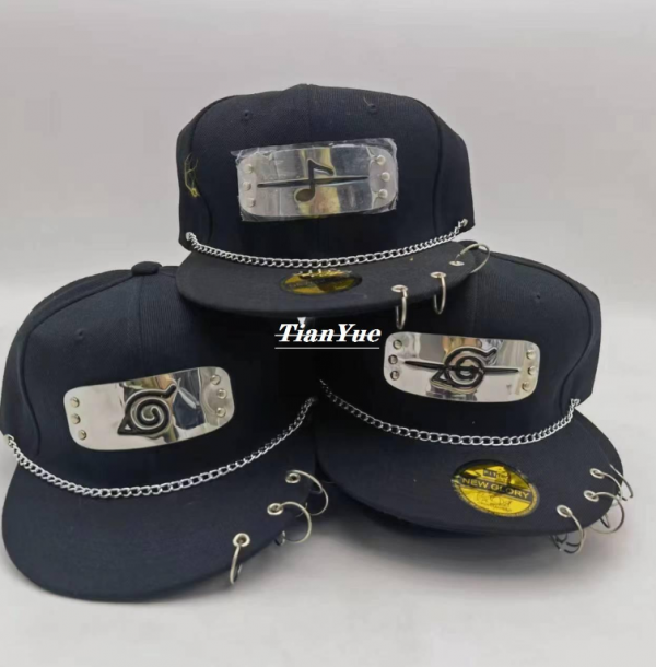 Topi dengan Bando Berkarakter Unik